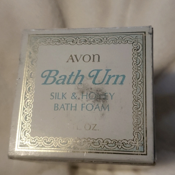 Avon silk & honey bath foam - Picture 2 of 3